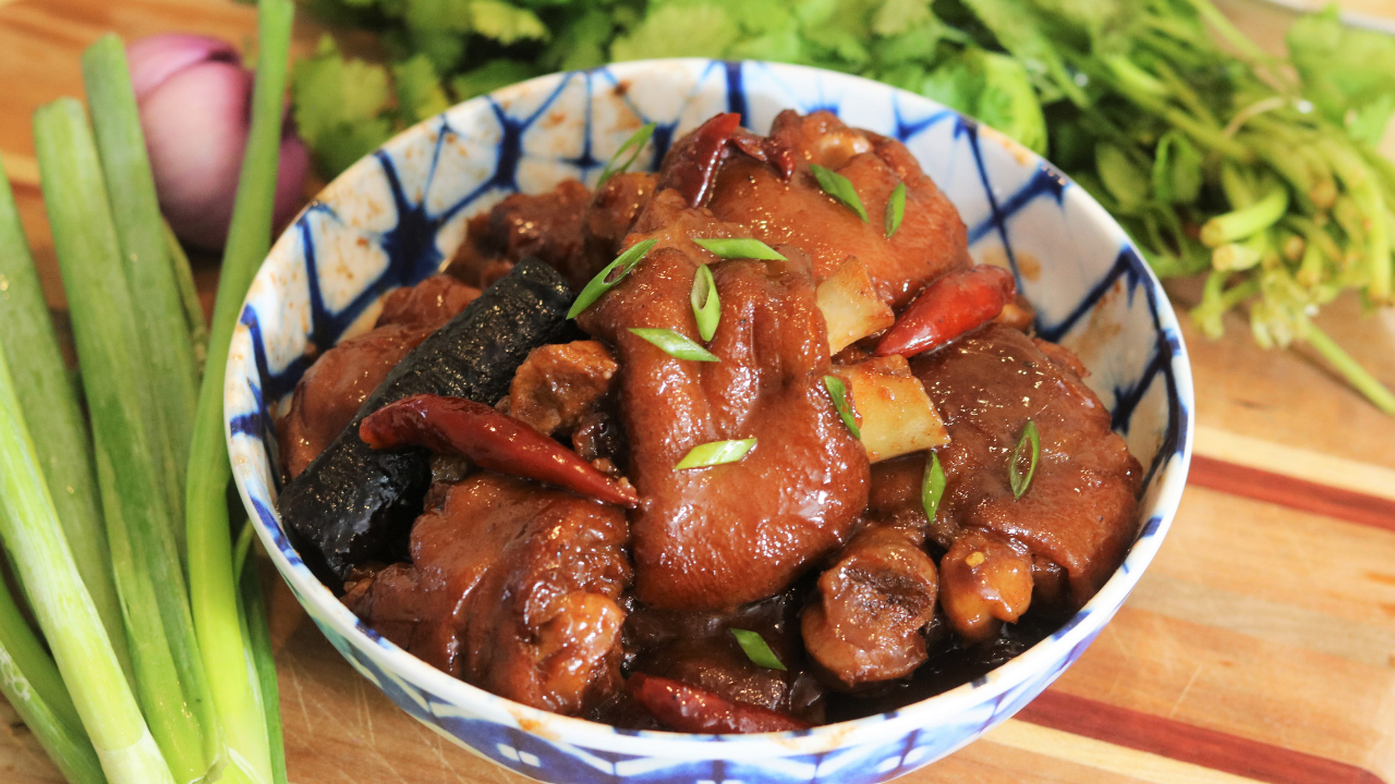 Braised Pork Trotter w/ Chinese Bean Curd