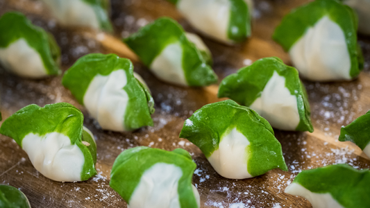 THE ART OF DUMPLINGS – Jade Cabbage with Prok Filling (翡翠白菜饺子)