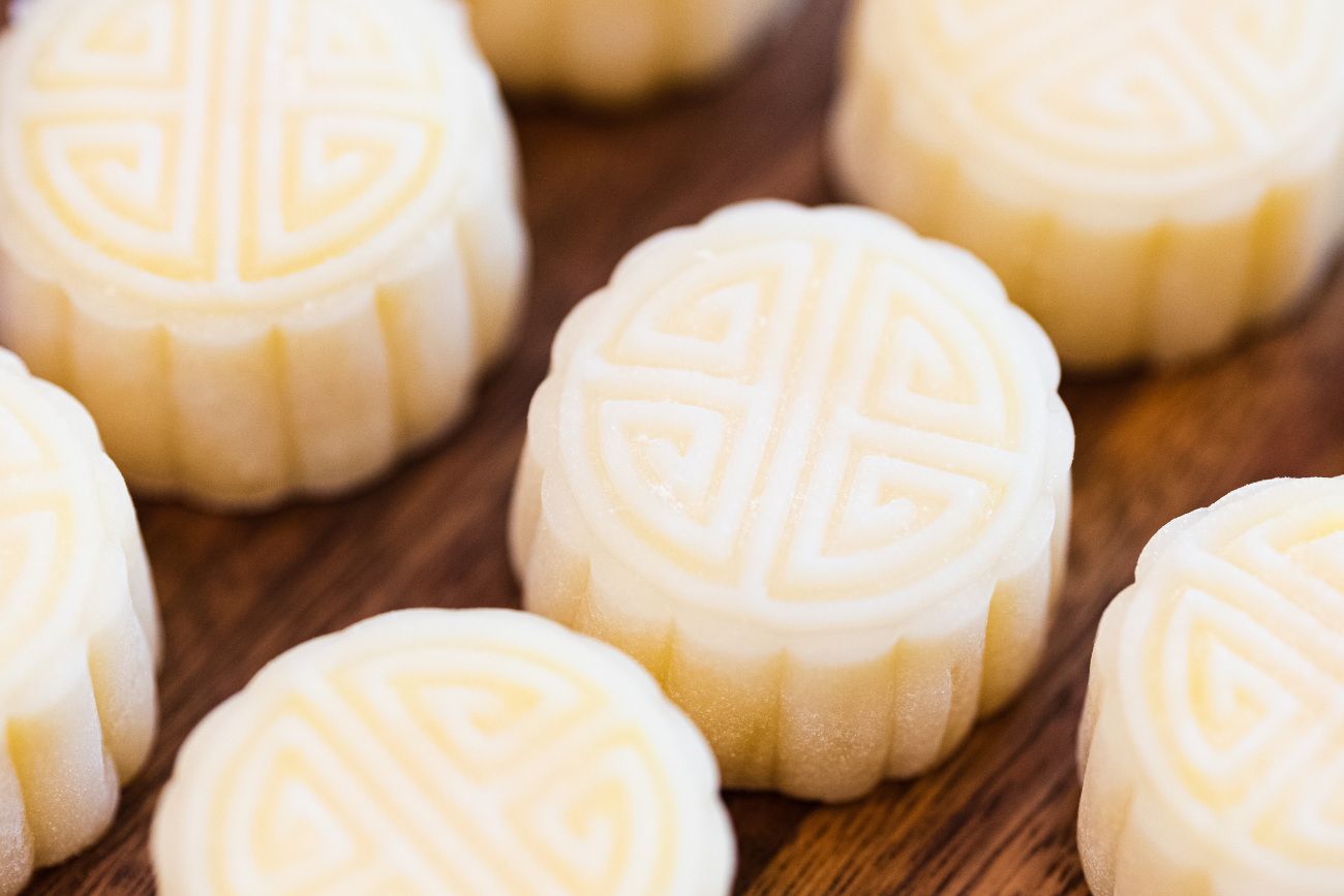 Snowy Mooncake w/ Custard Filling