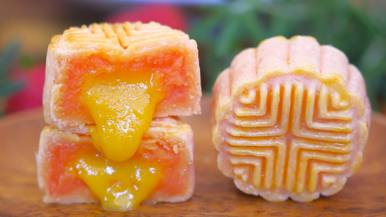 Lava Custard Mooncake
