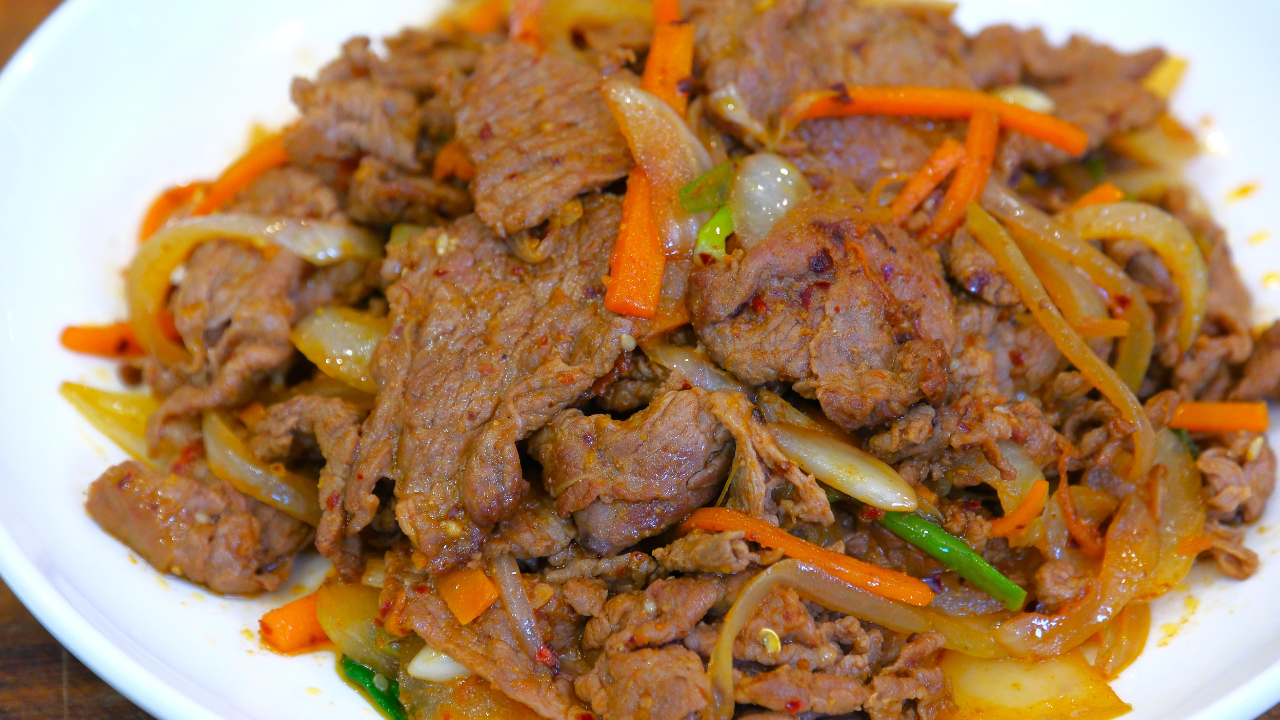 Onion and Beef Stir Fry