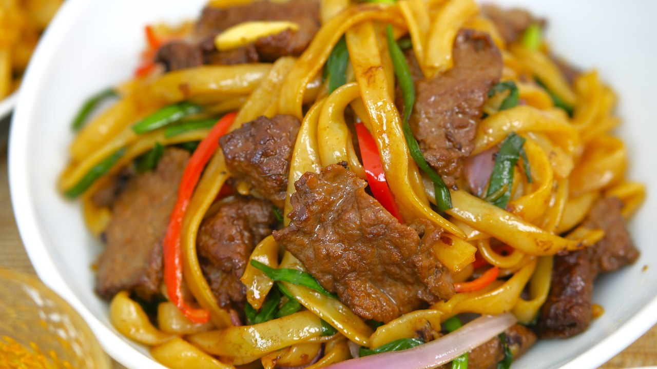 BETTER THAN TAKEOUT - Beef Chow Ho Fun Recipe