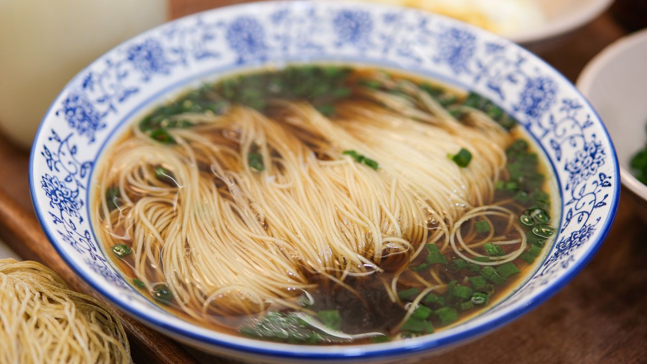 The Easiest Chinese Noodle Soup Recipe | 5 Minutes & 4 Ingredients