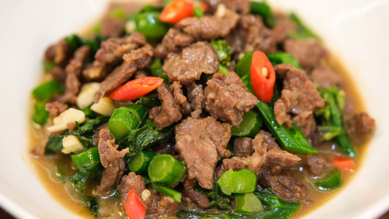 Chinese Beef and Broccoli Stir Fry Over Rice – With Luscious Gravy ...
