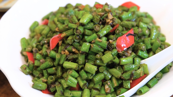 Stir Fry Yard Beans with Preserved Olive Vegetables