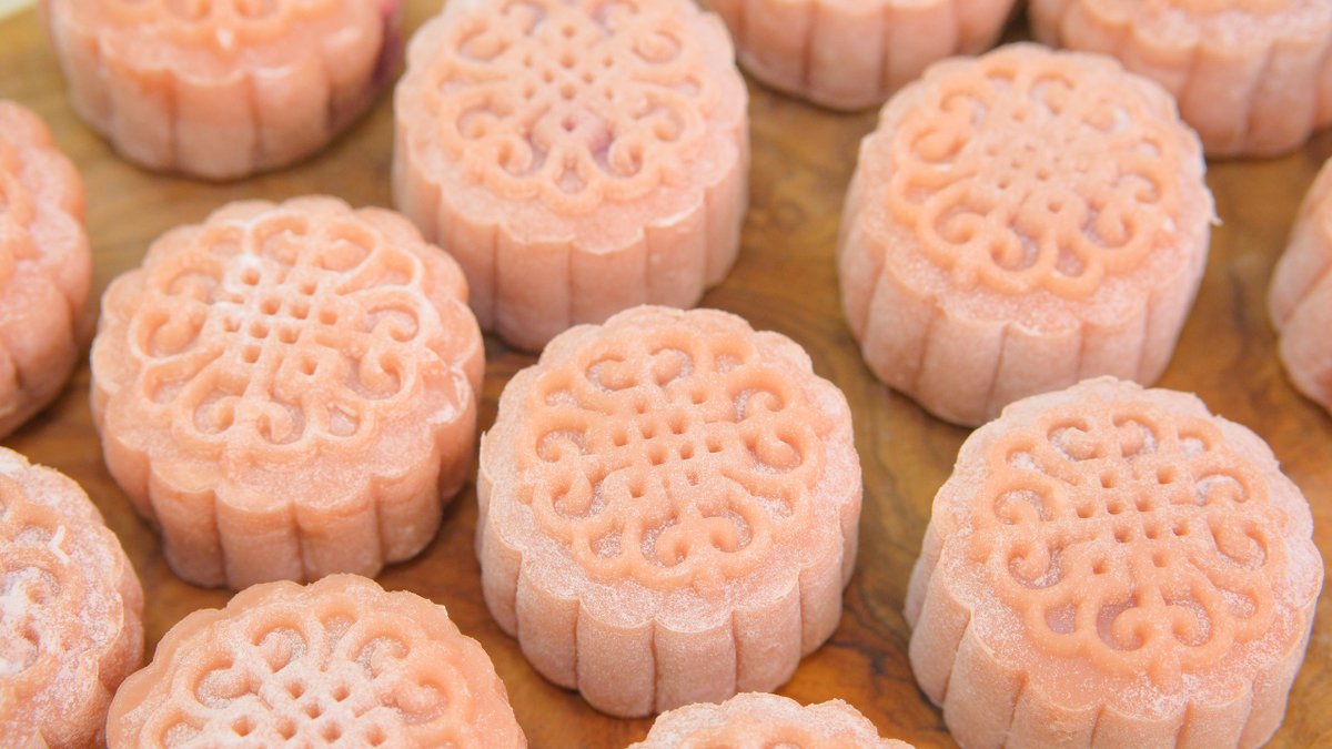 Easy Snowy-style Mooncake Recipe (Purple Sweet Potato Filling)