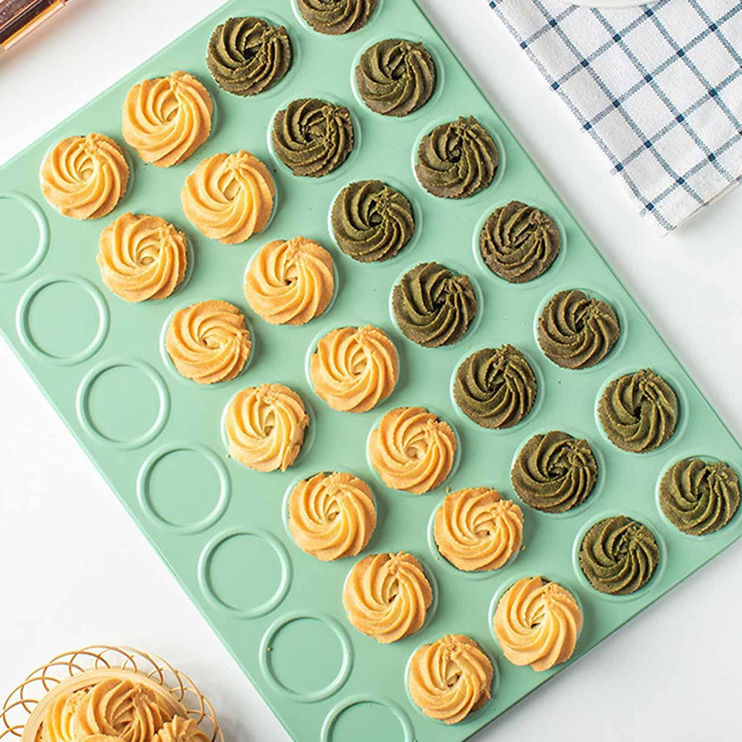 Macaron Cookie Pan - Perfect macarons everytime!